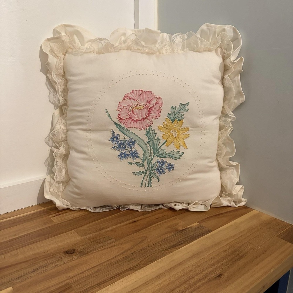 Vtg Floral Throw Pillow Cream Lace Ruffle 15" Cozy Cottage Grandmacore
